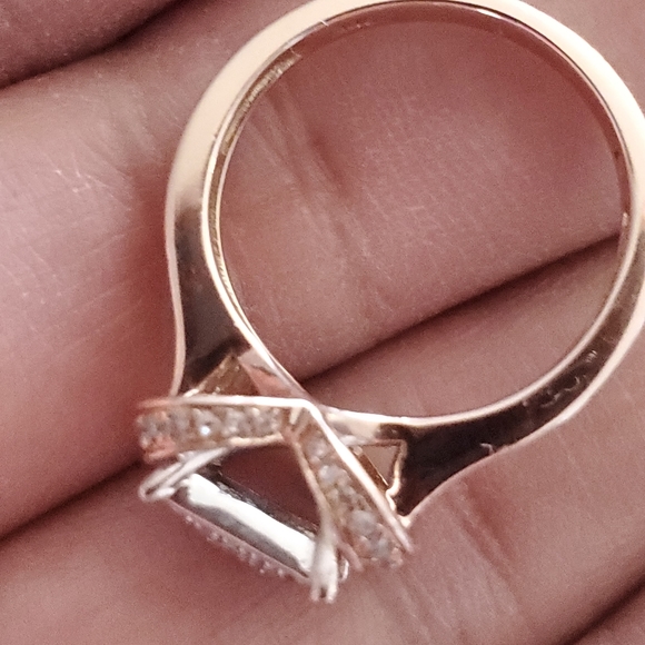 10k gold ring with natural diamonds - Picture 3 of 16